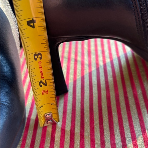 Clark’s sleek Black leather Ankle Booties Stiletto - Picture 3 of 8